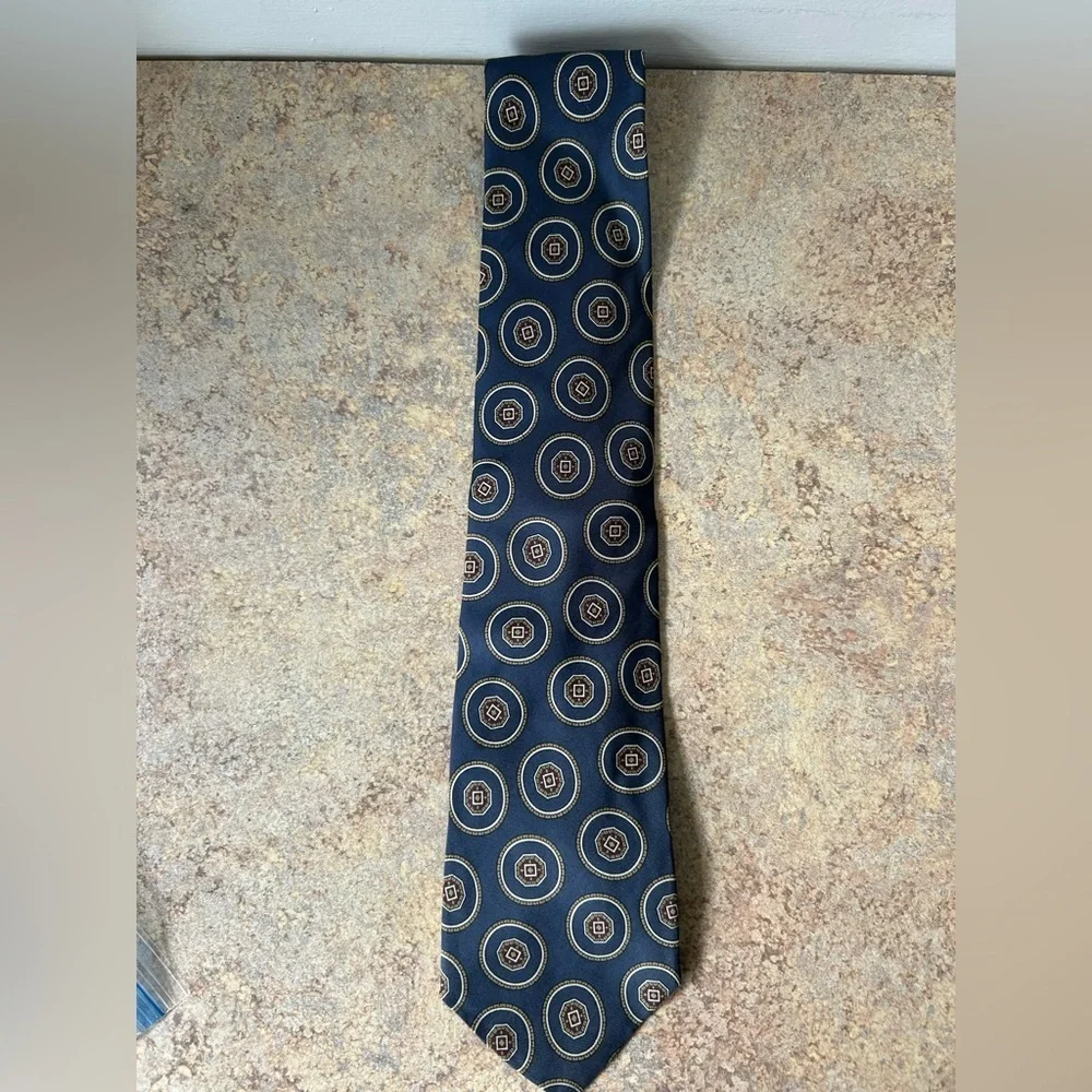 Bundle of Vintage Silk Ties from various brands - Picture 2 of 6